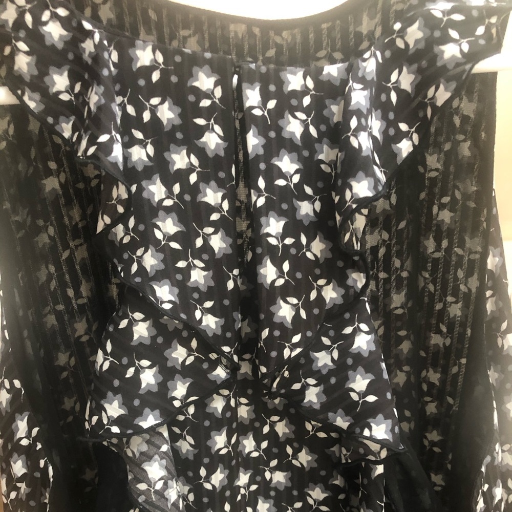 LOFT Sleeveless Top - Picture 12 of 13